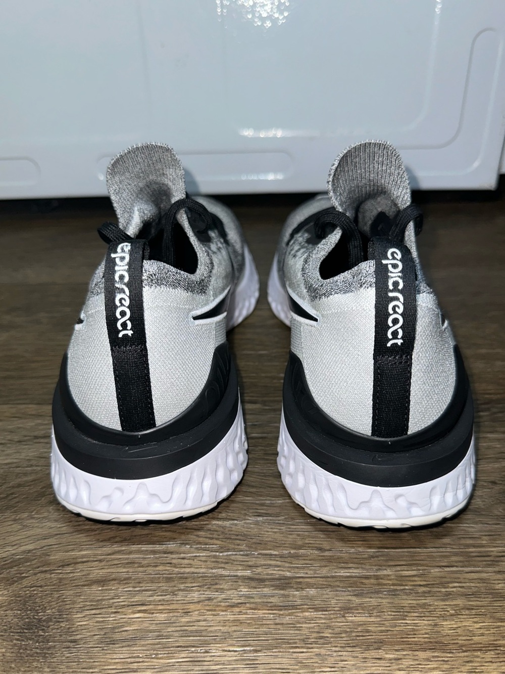 Nike Epic React Flyknit 2 “Oreo” - Picture 4 of 7